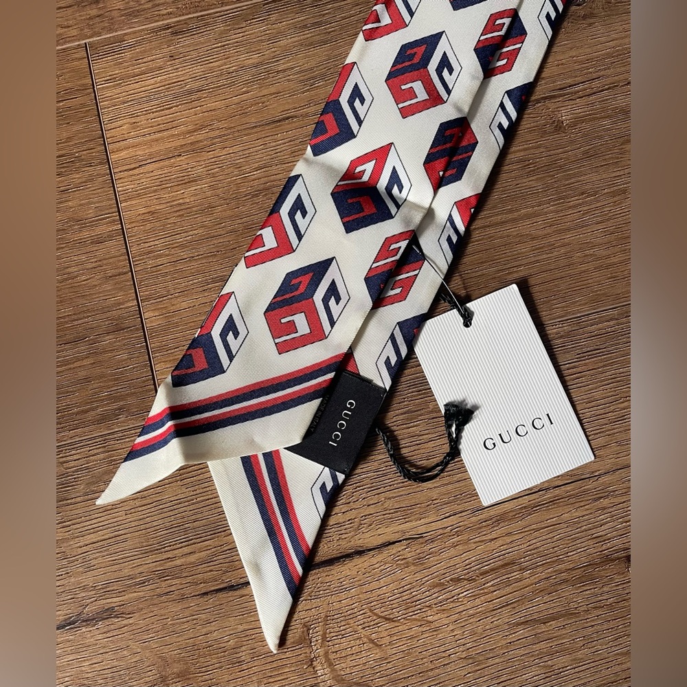 GUCCI-AUTHENTIC (NWT) Blue/Cream/Red Silk Twilly Scarf - Picture 8 of 10